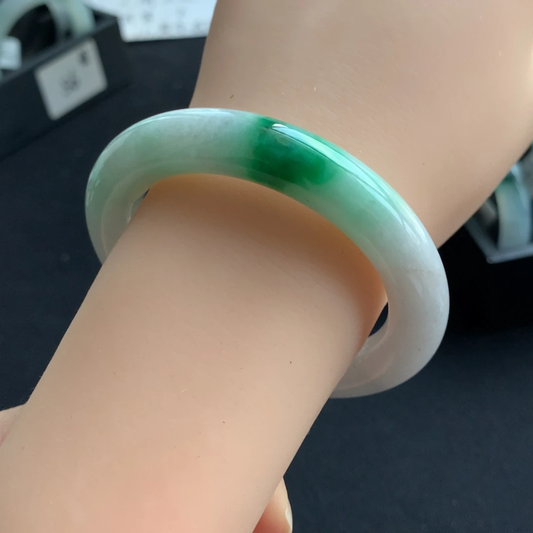翡翠未镶嵌手镯翡翠