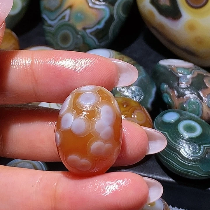 玛瑙/玉髓未镶嵌珠宝奇石90