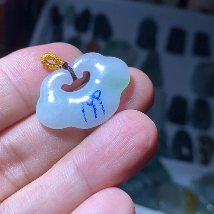 翡翠颈饰未镶嵌好