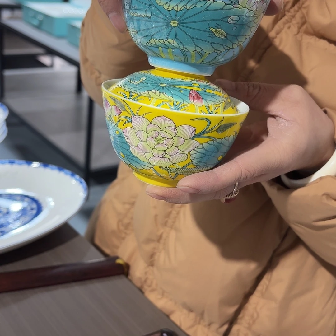 景德镇陶瓷盖碗两个珐琅彩