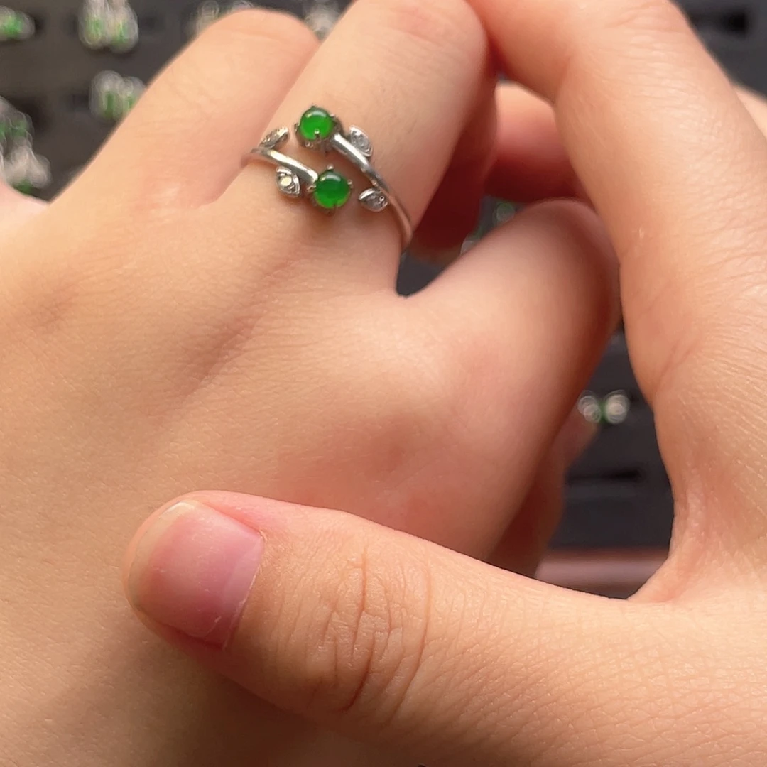 翡翠未镶嵌戒指戒指