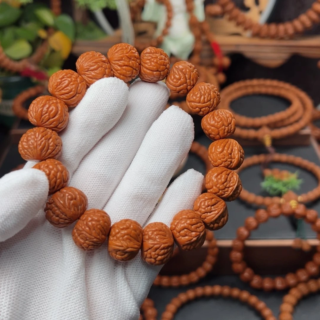 吊坠桃核凯**归17红皮荔枝手串