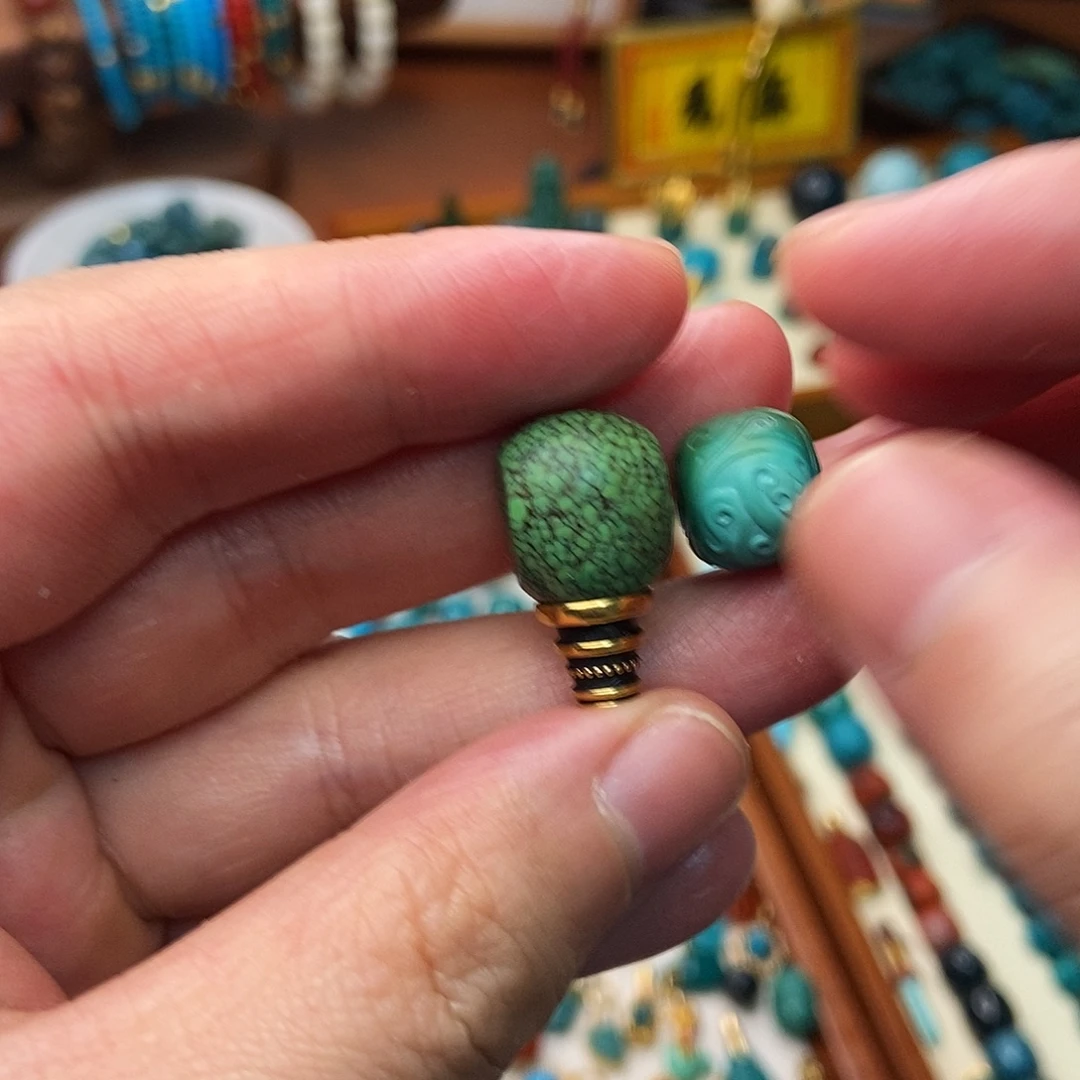 正***钟绿松石未镶嵌珠宝奇石