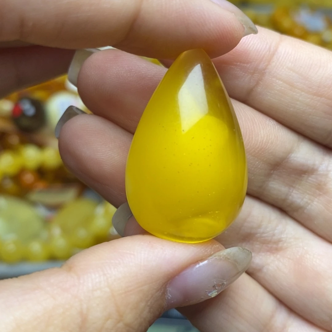 未镶嵌琥珀珠宝奇石