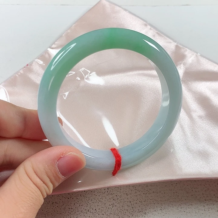 翡翠手镯未镶嵌①①①
