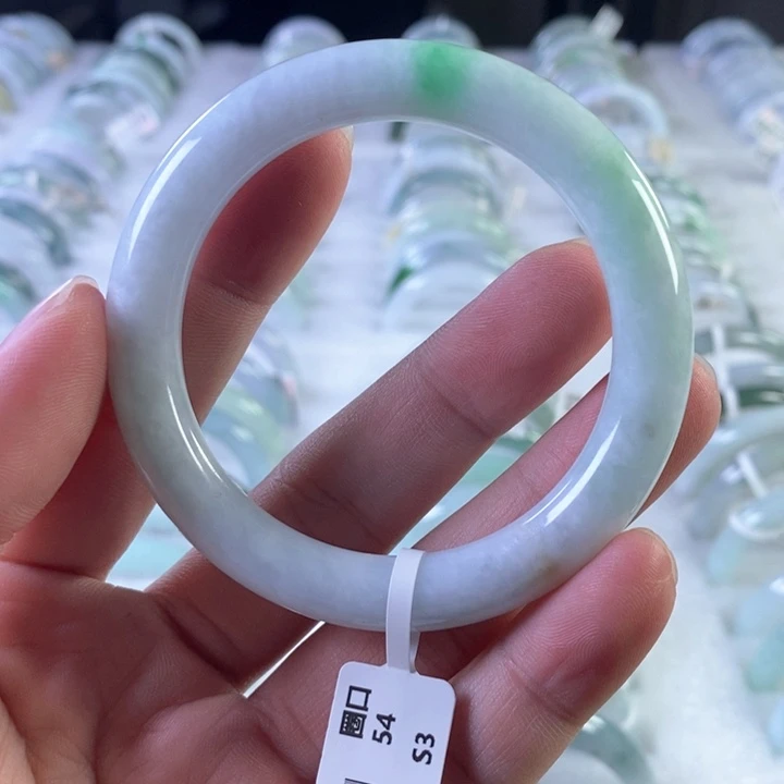 翡翠未镶嵌手镯发一个