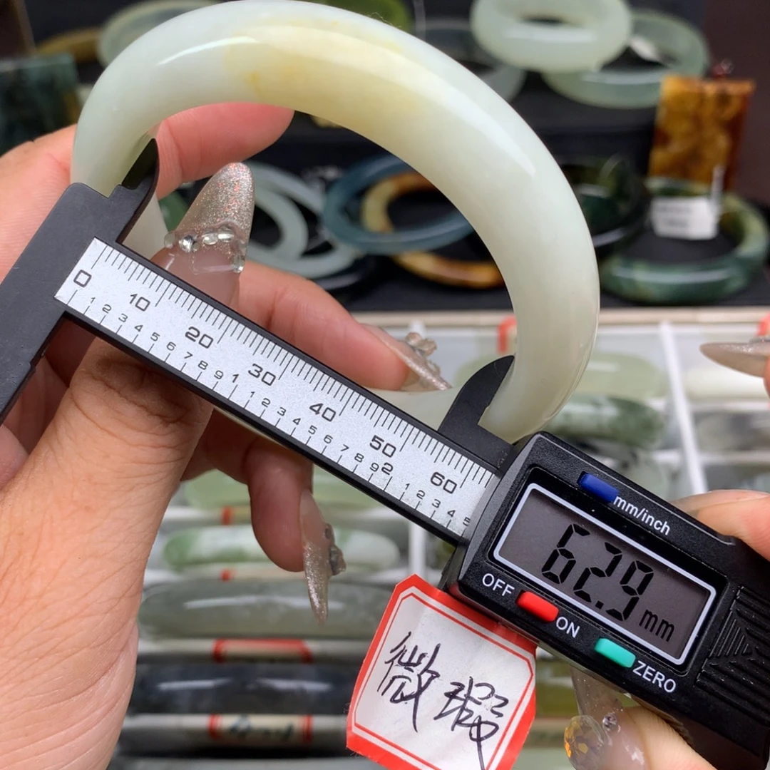 蛇纹石玉未镶嵌手镯993