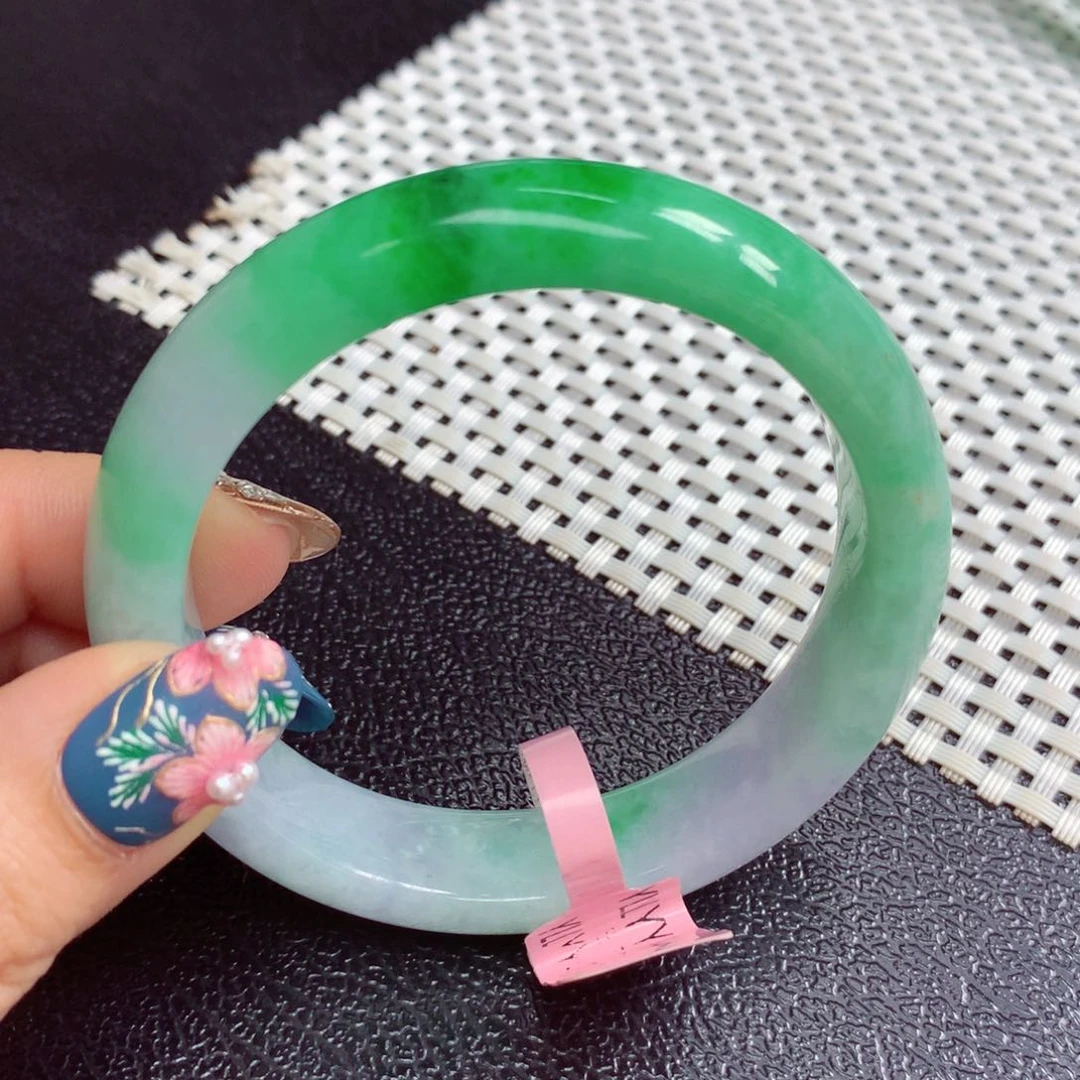 翡翠手镯未镶嵌晏**?缅甸