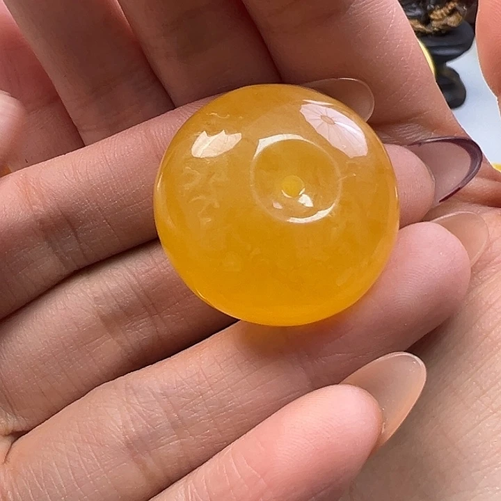 蜜蜡未镶嵌珠宝奇石