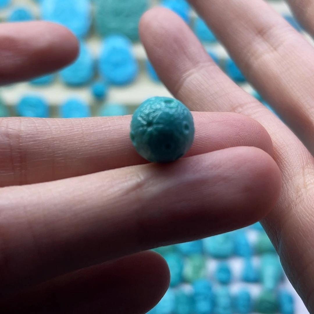 绿松石未镶嵌颈饰