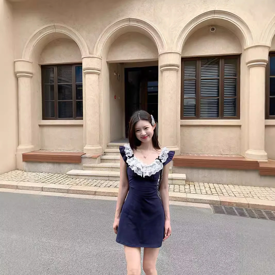 蕾丝拼接辣妹小飞袖连衣裙女夏季修身v领短裙甜辣收腰洋气衣服女