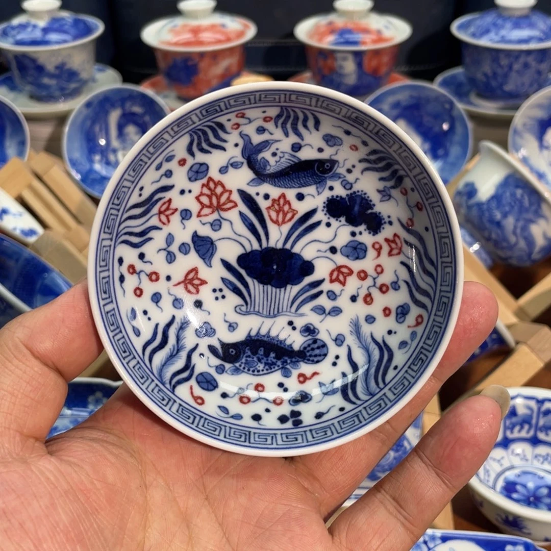 内外满绘鱼藻纹普洱杯