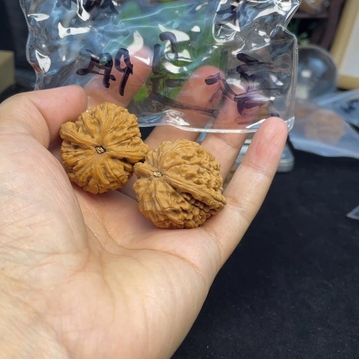 文玩核桃把件是****?水龙