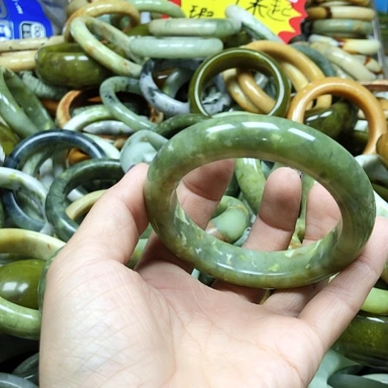 未镶嵌蛇纹石玉手镯李*月