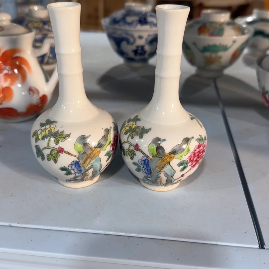 瓷片瓷器上用青花做圆润青花