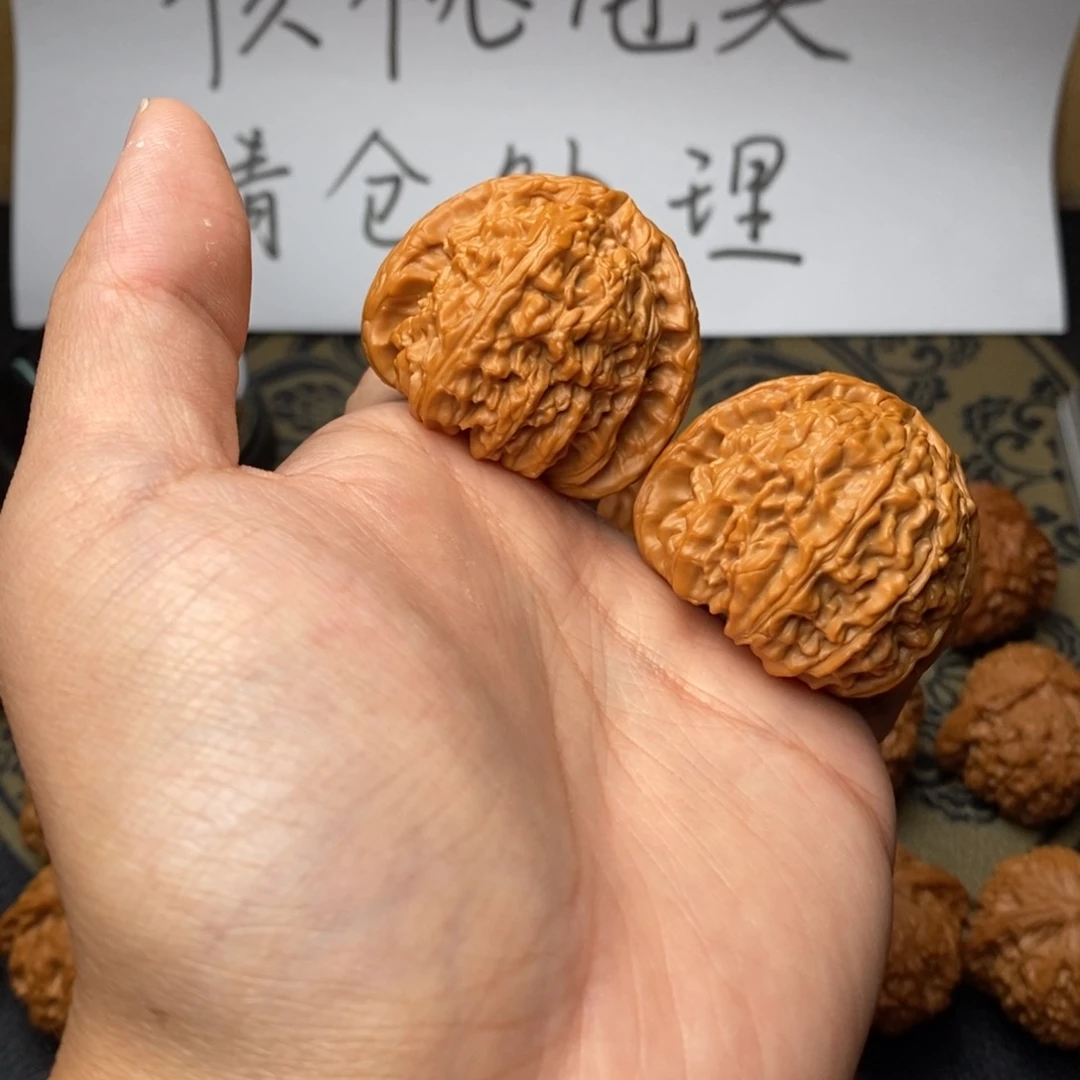 文玩核桃吊坠无****天白狮子42