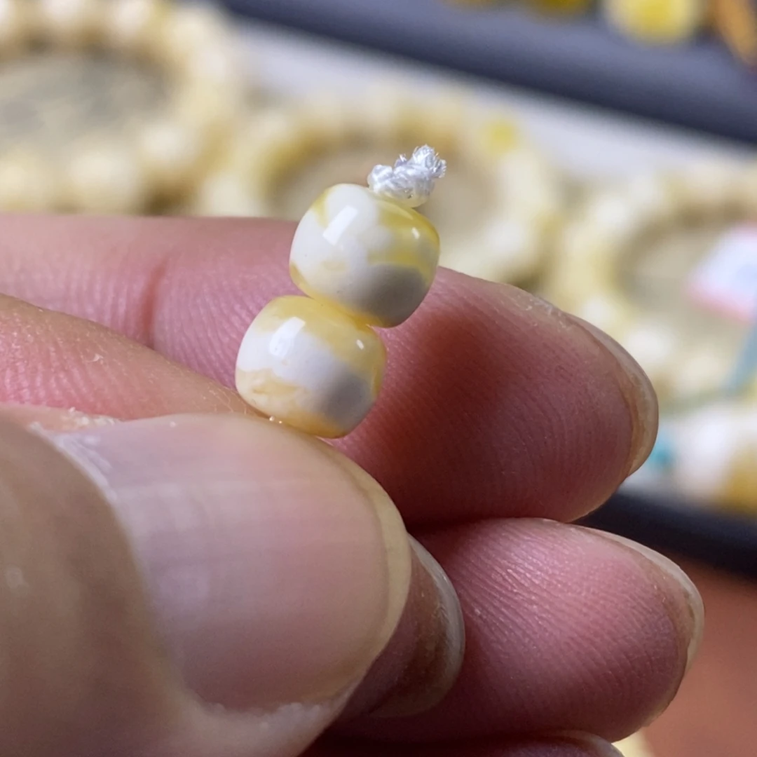 琥珀未镶嵌裸石6.8×5.8/对原矿蜜蜡假一赔三