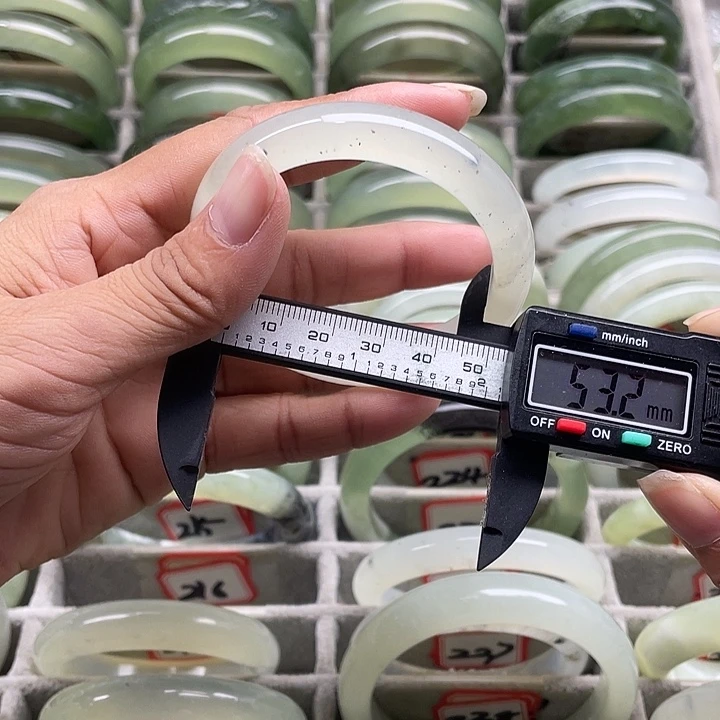 未镶嵌蛇纹石玉手镯236