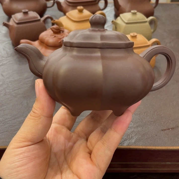 紫砂茶壶筋纹传卢深井紫泥