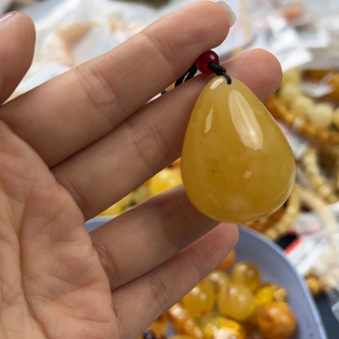未镶嵌琥珀珠宝奇石