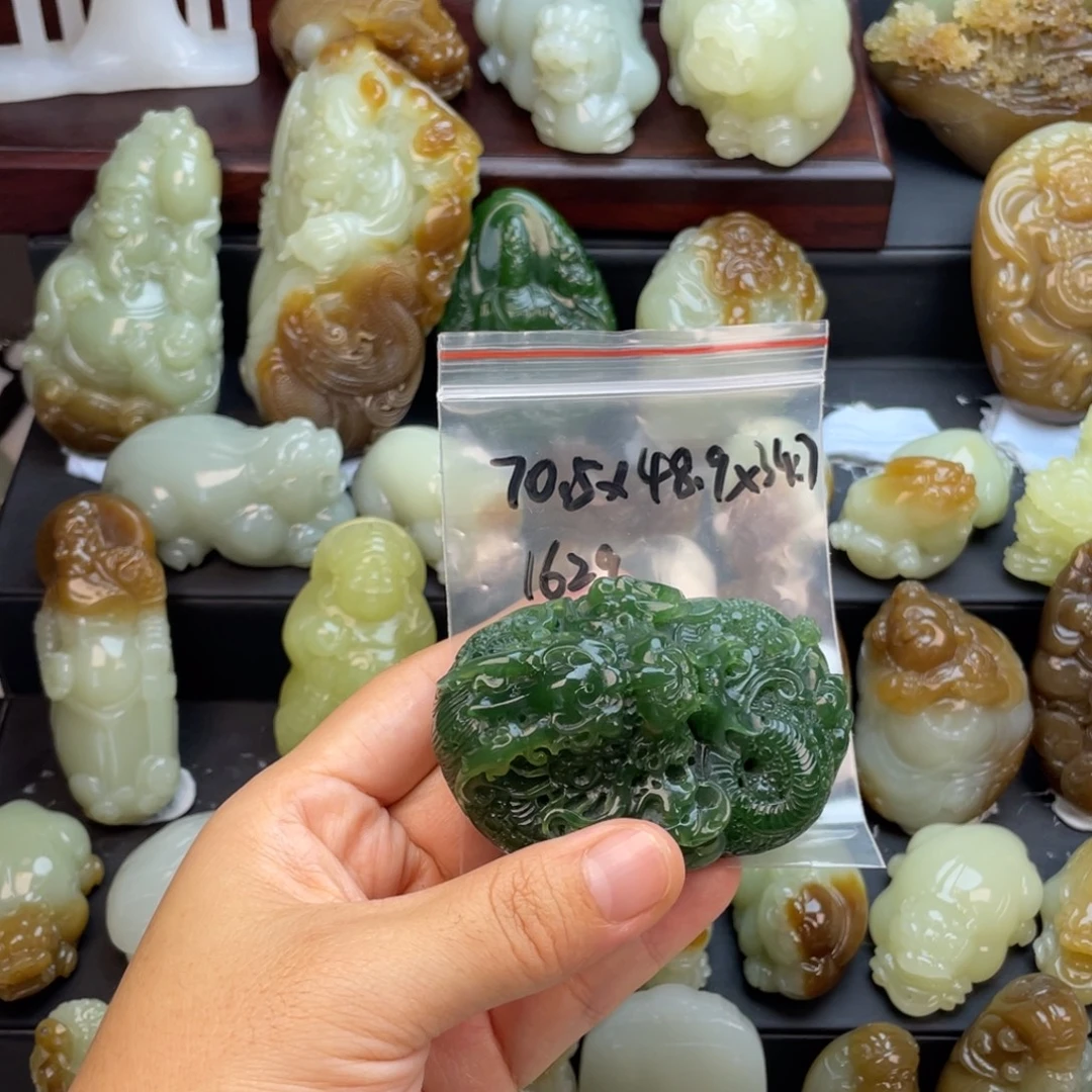 框***瘦颈饰未镶嵌和田玉