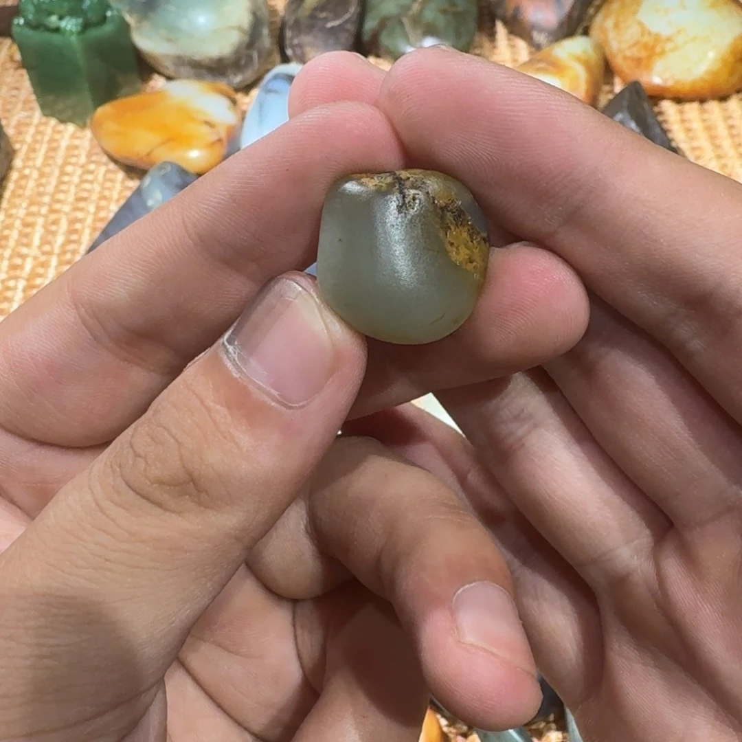 和田玉（子料）未镶嵌挂件