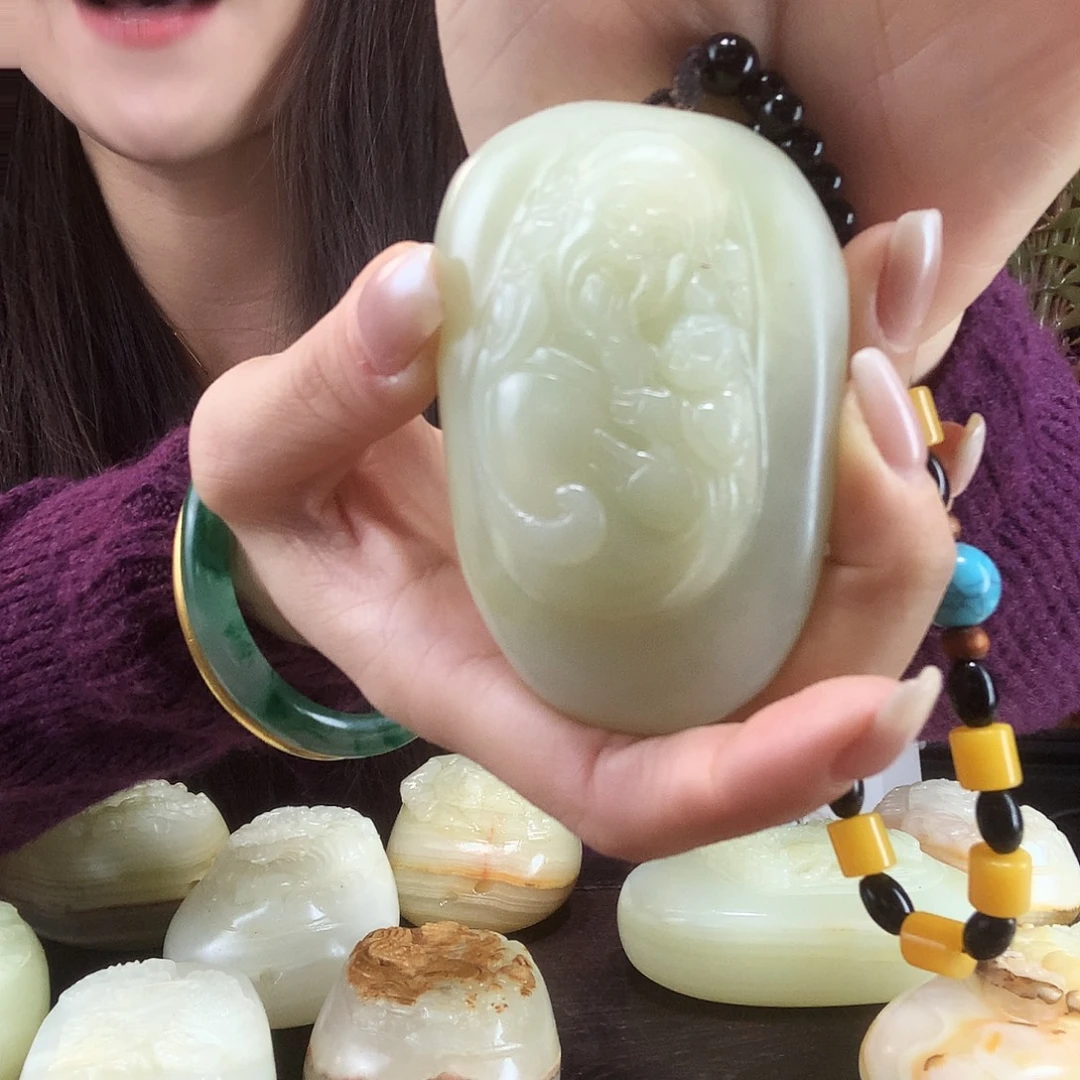 木***尔石材古青石手把件