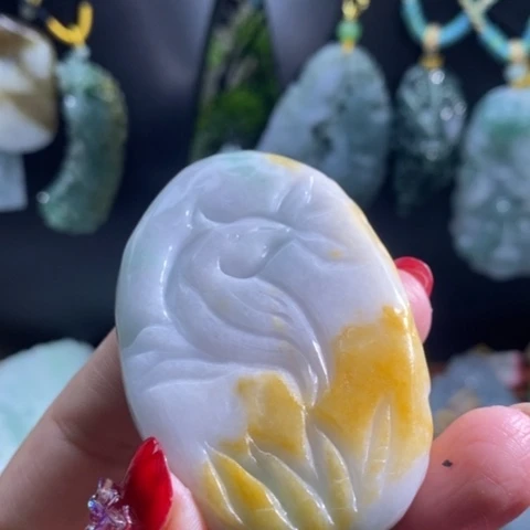 【闪购商品】颈饰未镶嵌翡翠喜上眉稍