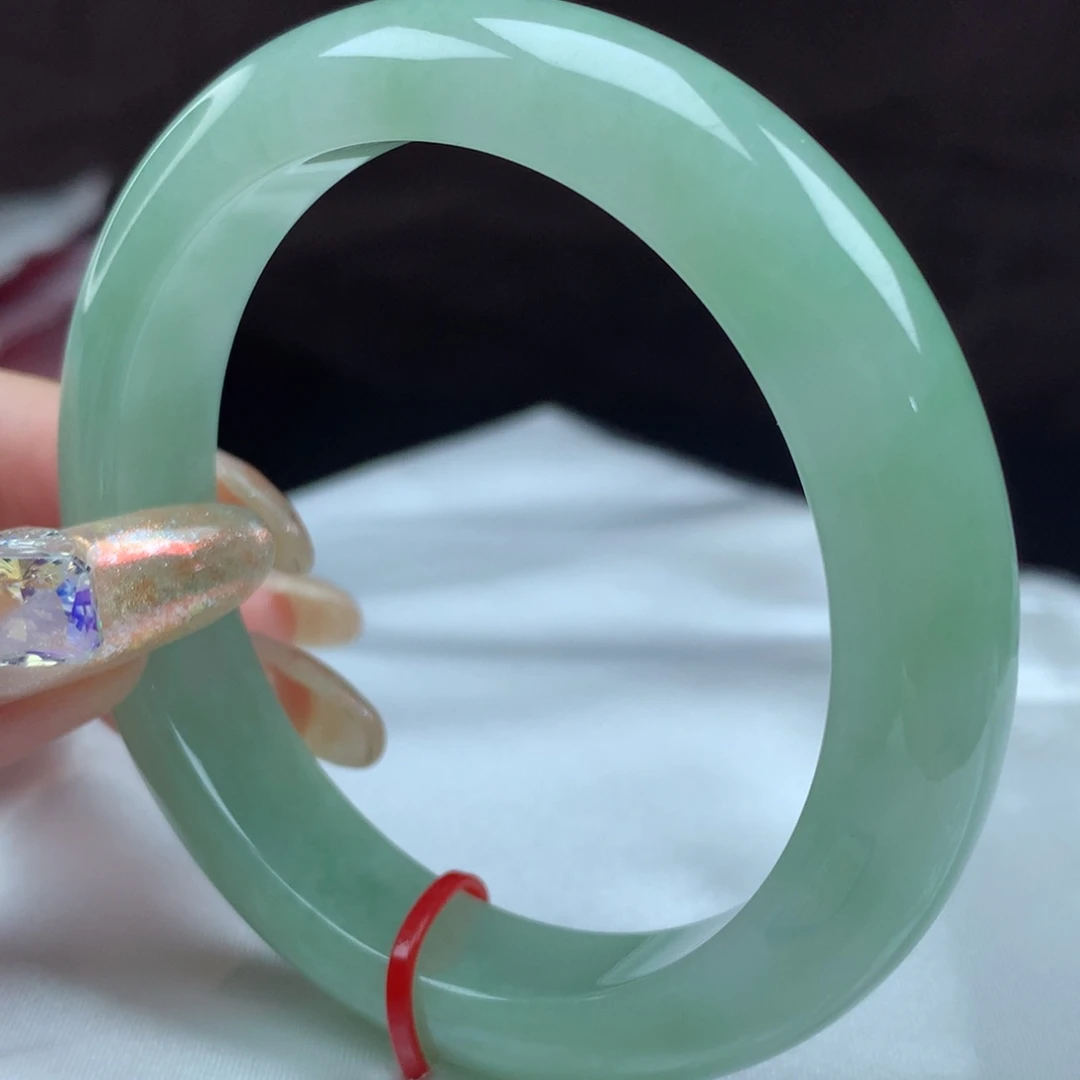 翡翠手镯未镶嵌96124，