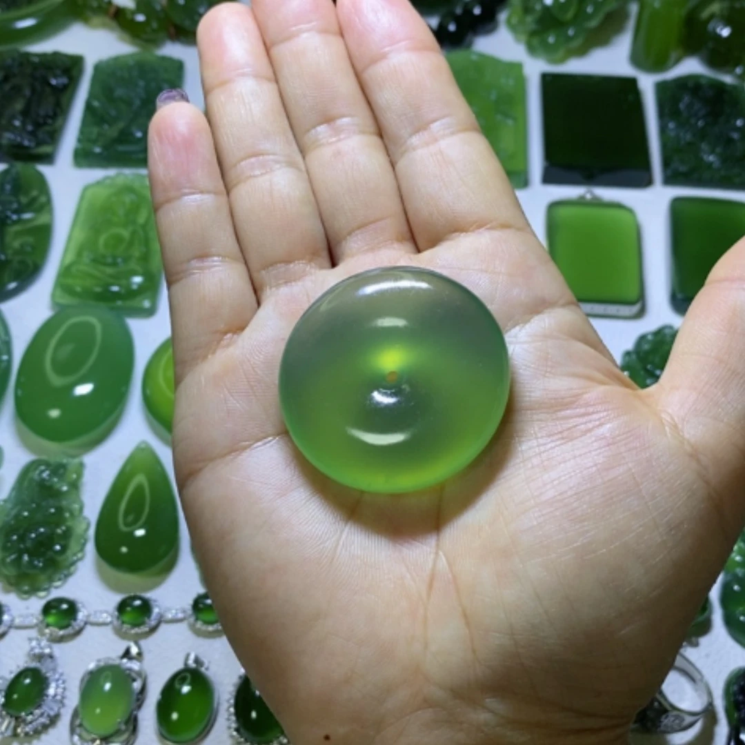 【闪购商品】蛇纹石玉颈饰未镶嵌