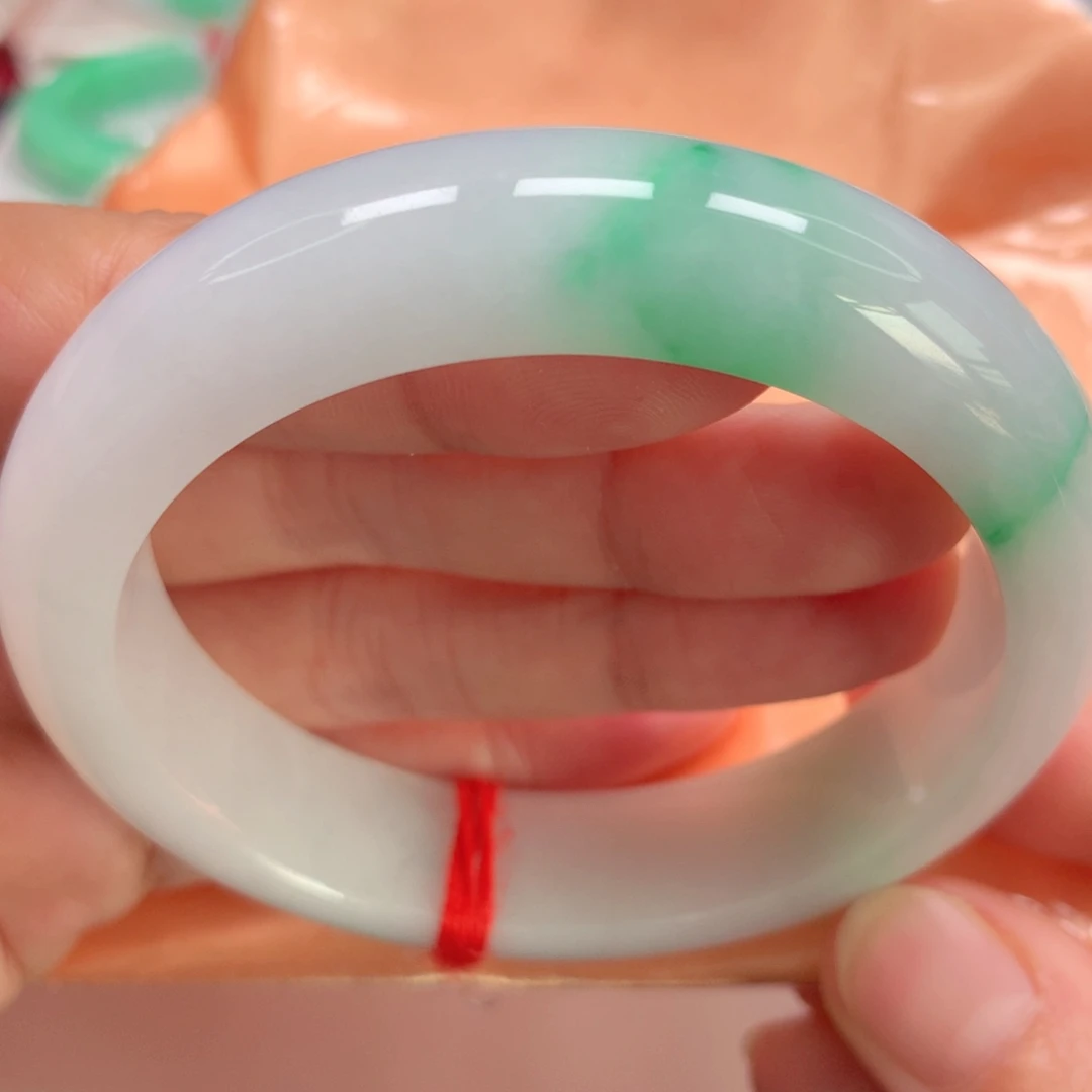 翡翠未镶嵌手镯宽版冰胶细腻白底青