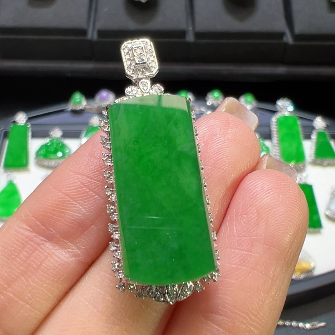 翡翠颈饰18K金镶嵌收到货48小时鉴赏期