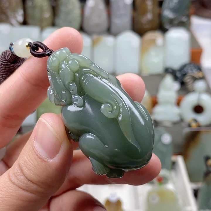 和田玉（糖玉）未镶嵌颈饰