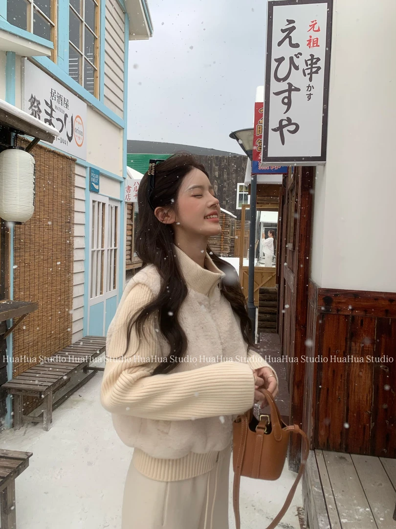 【花花】豆乳拿铁~针织拼接毛毛显瘦短拉链假两件外套