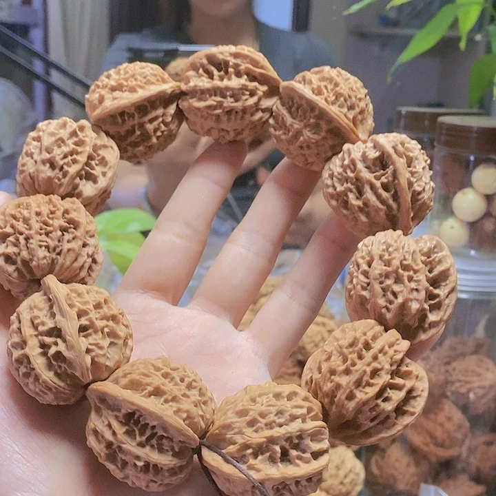 【闪购商品】文玩核桃把件36玲珑塔手持油