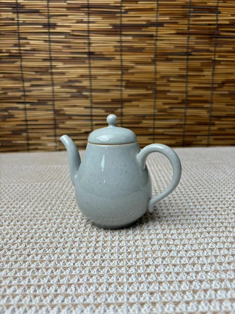 岩泥结晶釉贵妃壶554