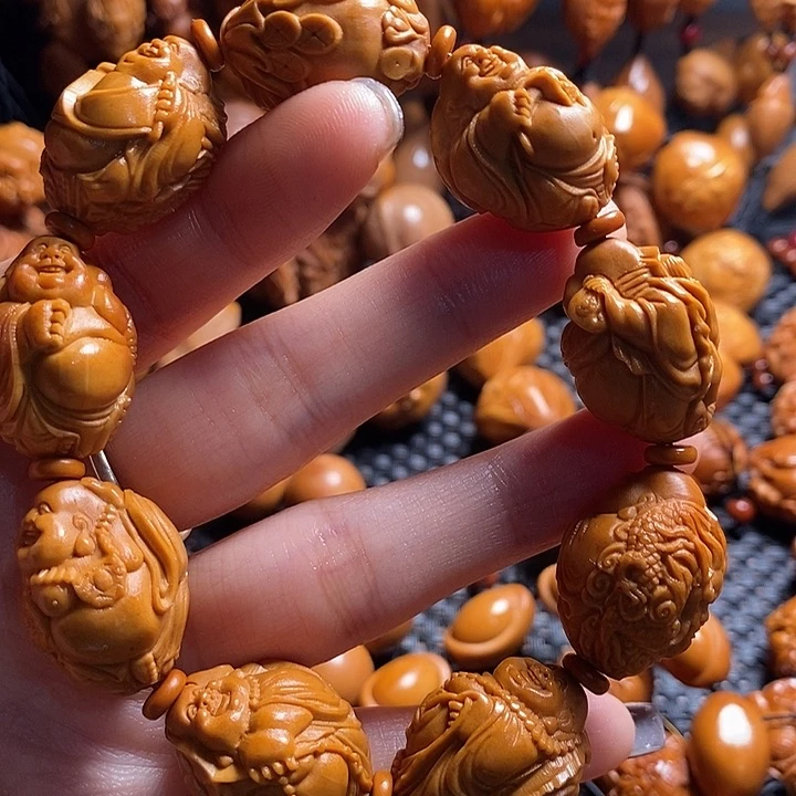 吊坠橄榄核瑞兽弥勒