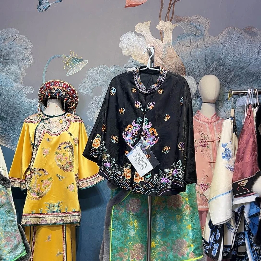 人丝立领刺绣披肩