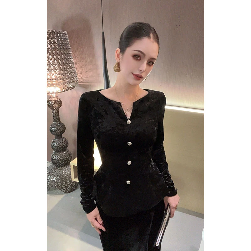 （特价-原创）设计感一字V领丝绒上衣CS31156