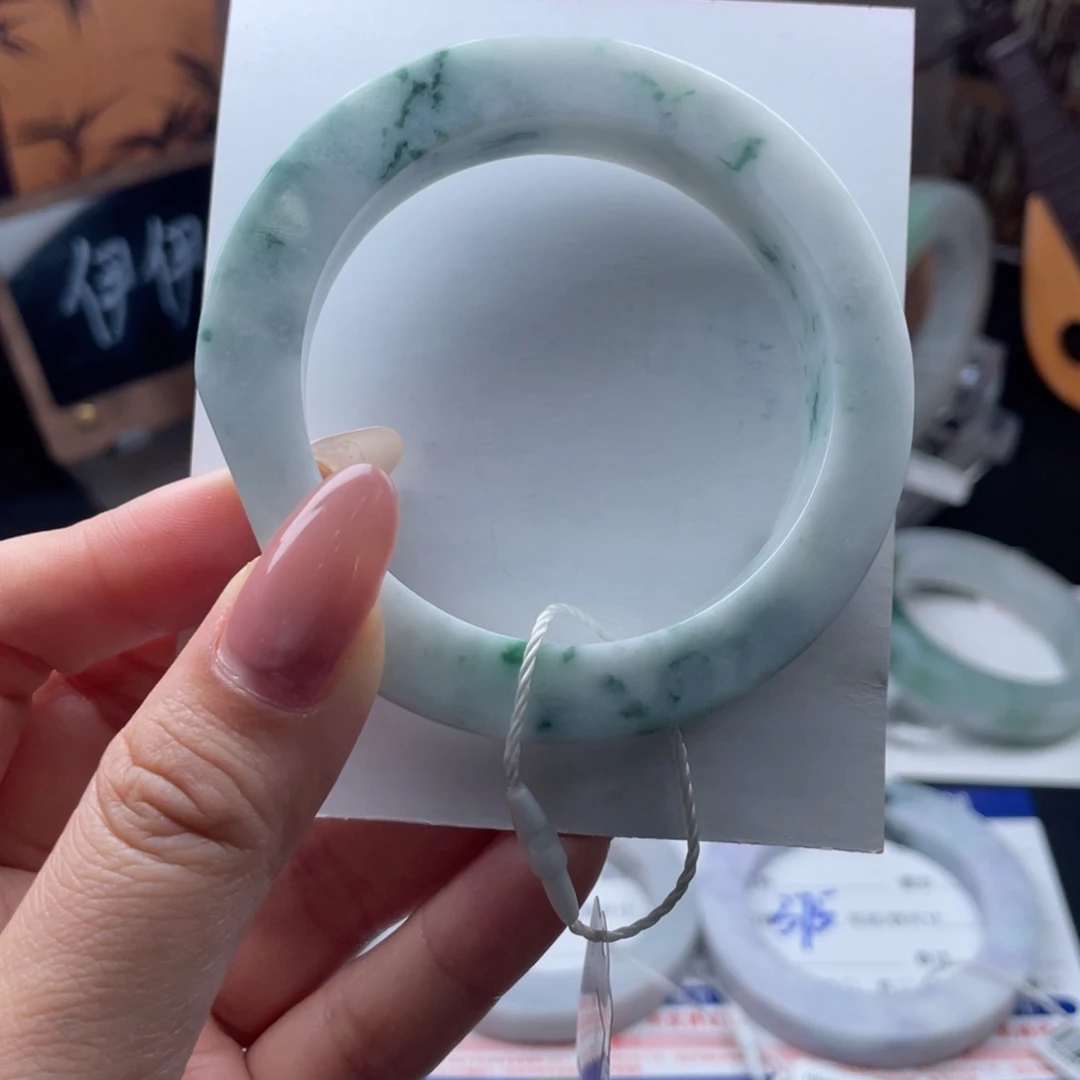 定制翡翠未镶嵌翡翠手镯基地质检发货