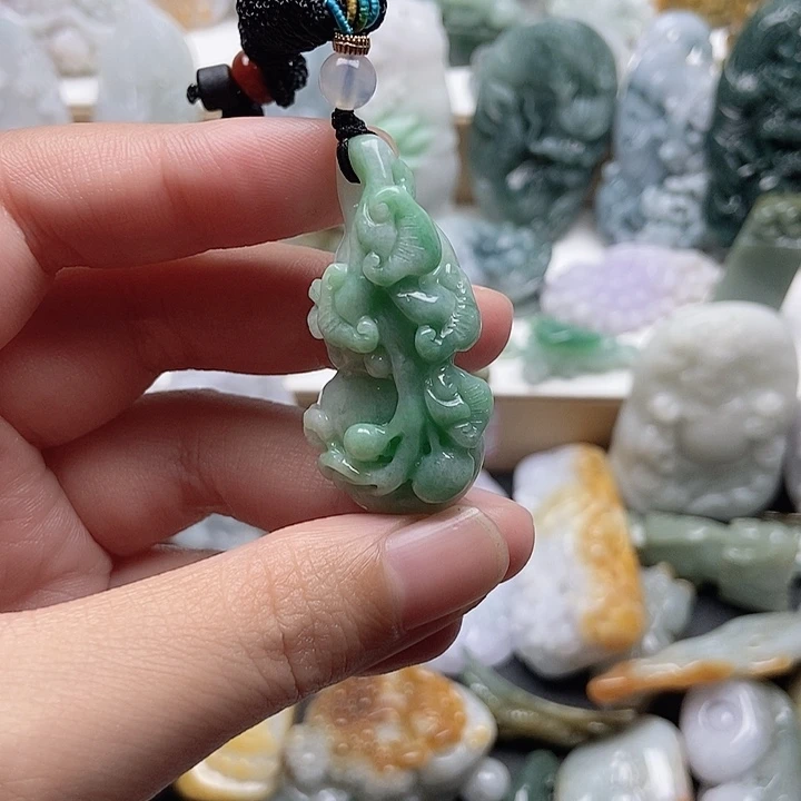 翡翠未镶嵌颈饰翡翠