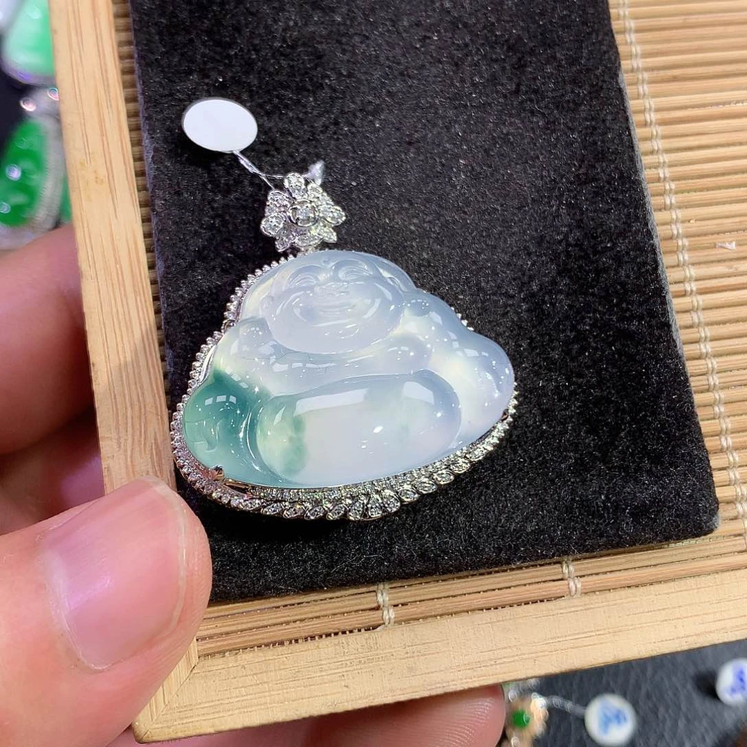 翡翠18K金镶嵌吊坠(赠链)