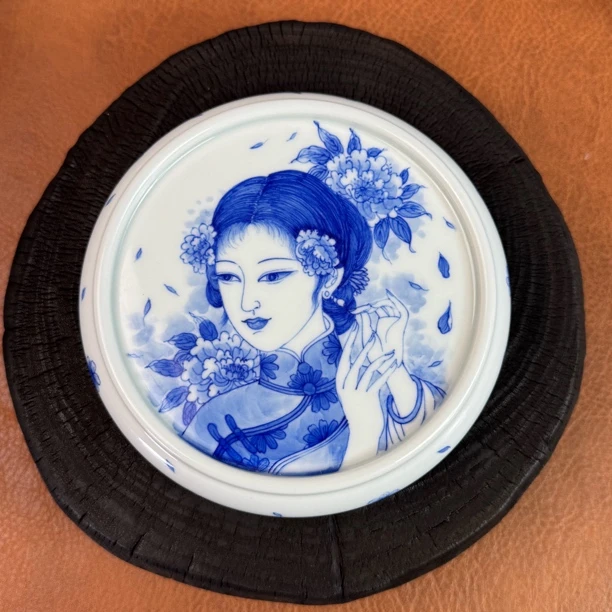 手绘陶瓷加大美女盖置