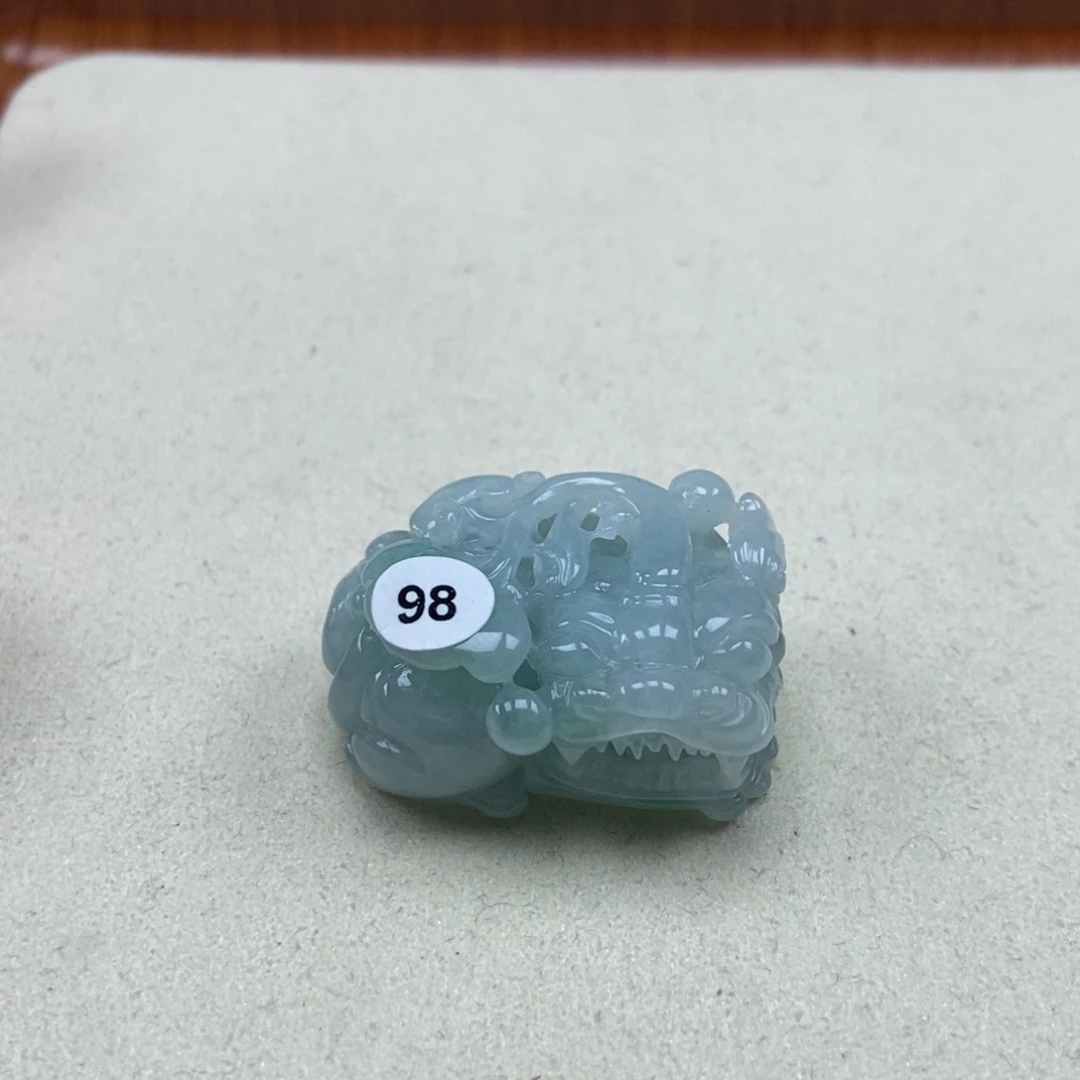 翡翠未镶嵌颈饰霸王貔貅吊坠