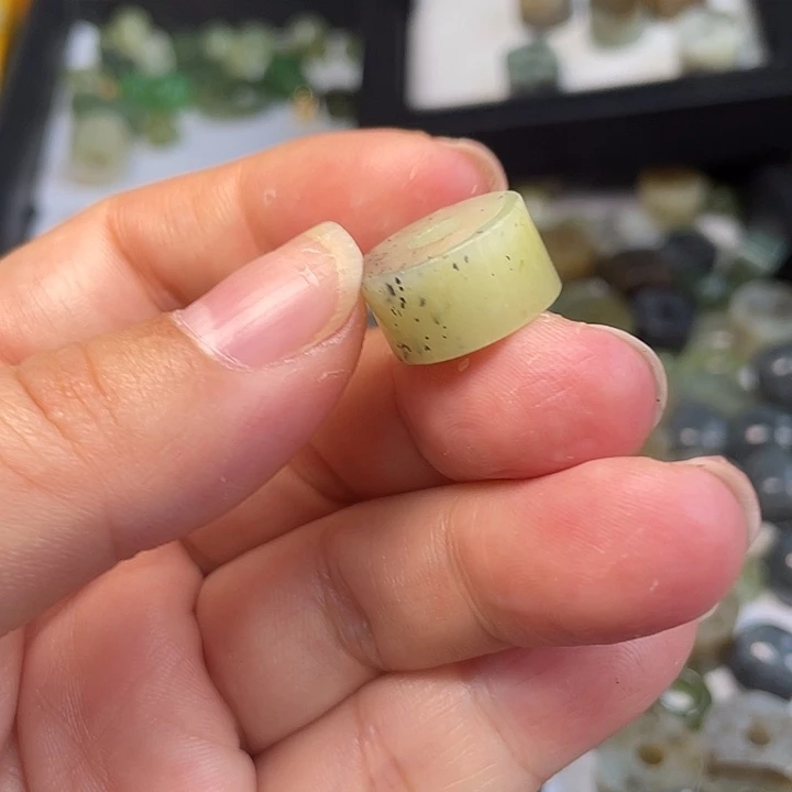 和田玉未镶嵌珠宝半成品