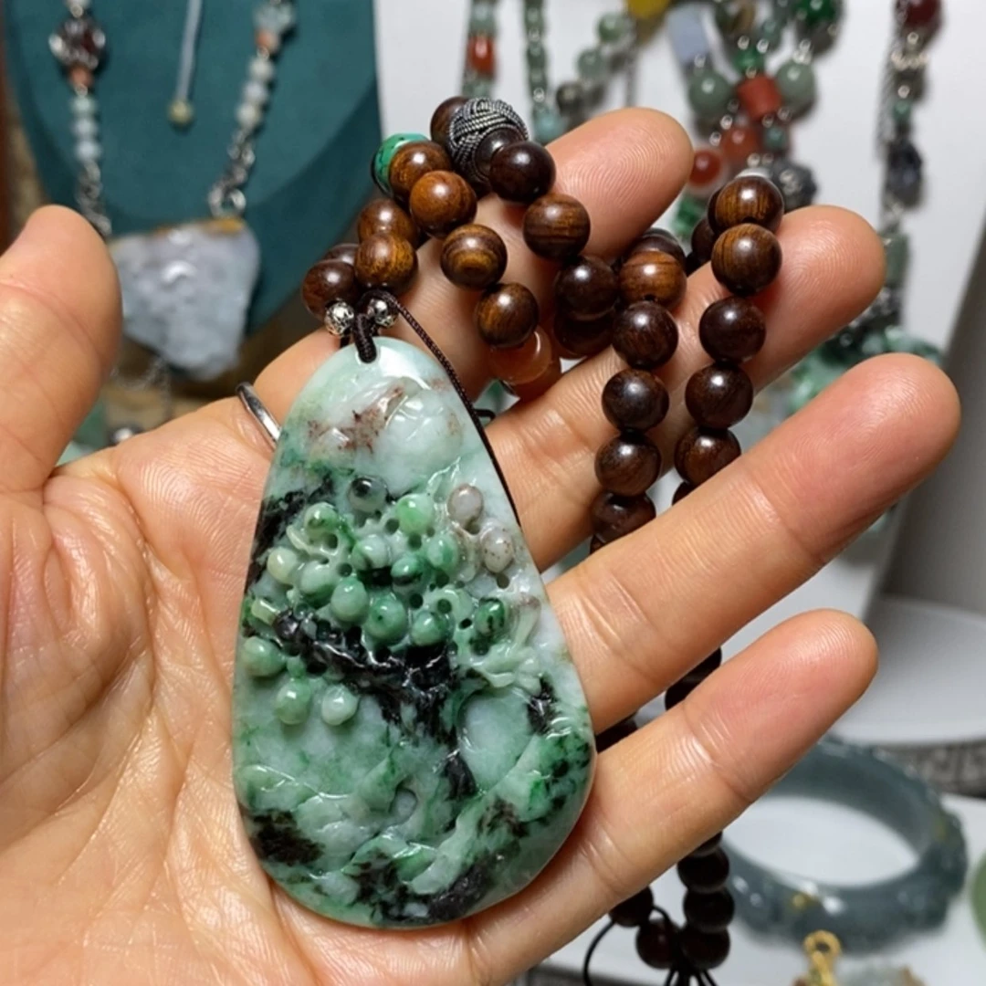 【闪购商品】翡翠吊坠(赠链)未镶嵌