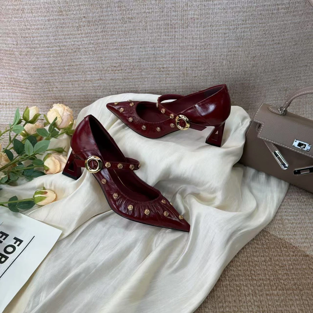 范戈希跟高5CM羊皮尖头褶皱气质山茶花镂空跟一字带单鞋女买1赠3