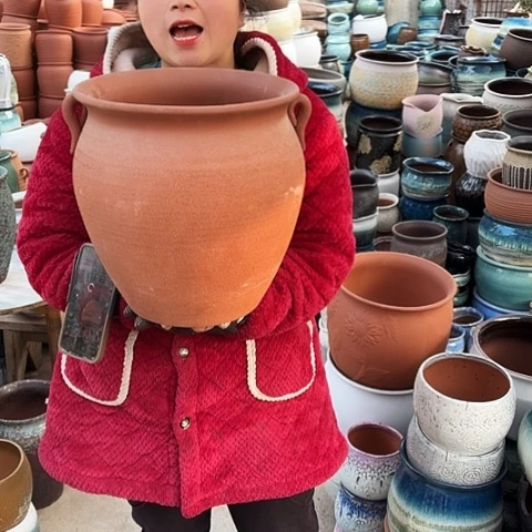 28口30高瑕疵盆子。