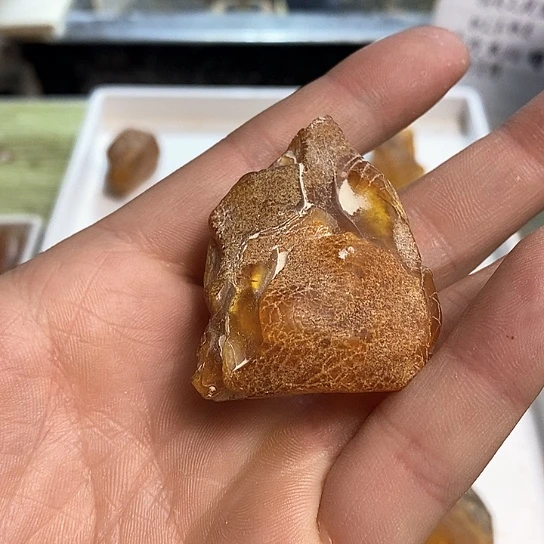琥珀裸石未镶嵌波*侠