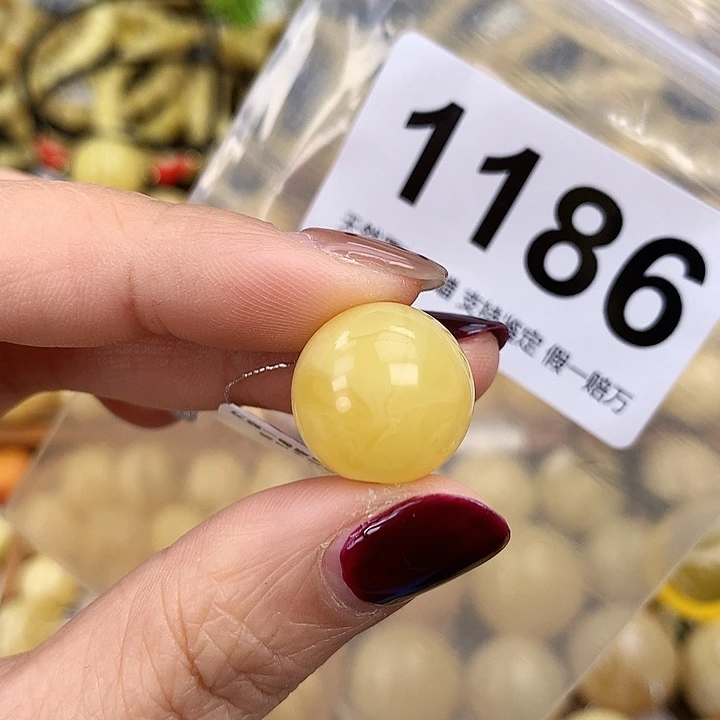 蜜蜡未镶嵌珠宝奇石16